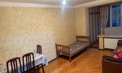 İcarəyə verilir — 2 otaqlı köhnə tikili 50 m²   Azərbaycan Bakı Hesen bey Zerdabi küc          (000354)