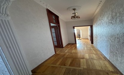 Satılır — 3 otaqlı köhnə tikili 80 m²   Azərbaycan Bakı Cəmşid Naxçıvanski          (000366)