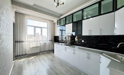 Satılır — 2 otaqlı  yeni tikili  84 m²   Azərbaycan Bakı MirƏli Qaşqay kücəsi          (000367)