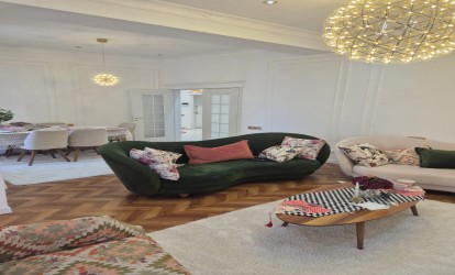 Satılır — 3 otaqlı  yeni tikili  135 m²   Azərbaycan Bakı Təbriz kücəsi          (000369)