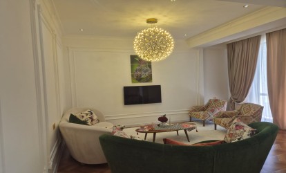 Satılır — 3 otaqlı  yeni tikili  135 m²   Azərbaycan Bakı Təbriz kücəsi          (000369)