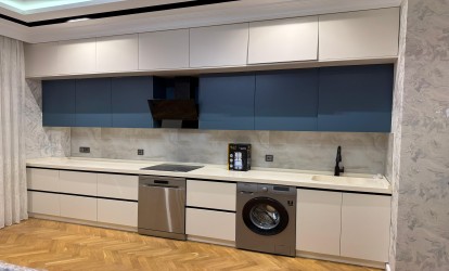 İcarəyə verilir — 2 otaqlı  yeni tikili  95 m²   Azərbaycan Bakı Qarabağ atları küçəsi          (000390)