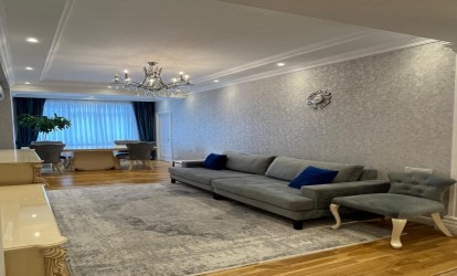 Satılır — 3 otaqlı  yeni tikili  118 m²   Azərbaycan Bakı Təbriz kücəsi          (000394)