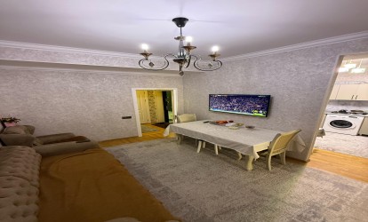Satılır — 3 otaqlı  yeni tikili  60 m²   Azərbaycan Bakı Qarabağ kücəsi          (000399)