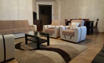 İcarəyə verilir — 2 otaqlı  yeni tikili  130 m²   Azərbaycan Bakı Mireli Seyidov küc          (000408)