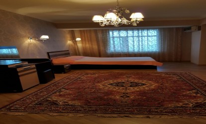 İcarəyə verilir — 2 otaqlı  yeni tikili  130 m²   Azərbaycan Bakı Mireli Seyidov küc          (000408)