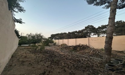 Satılır — 2.5 sot   torpaq sahəsi  Azərbaycan Bakı Yaver Eliyev kuc,          (000415)