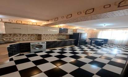 İcarəyə verilir — 3 otaqlı  yeni tikili  105 m²   Azərbaycan Bakı Əliyar Əliyev küçəsi          (000423)