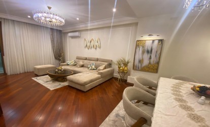 Satılır — 3 otaqlı  yeni tikili  100 m²   Azərbaycan Bakı Fayiq Yusifov kücəsi          (000436)