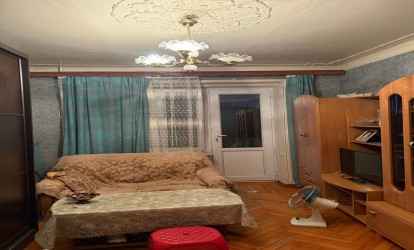 Satılır — 3 otaqlı köhnə tikili 75 m²   Azərbaycan Bakı Rövşən Əliyev          (000443)