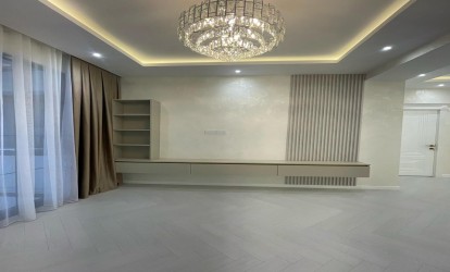 Satılır — 3 otaqlı  yeni tikili  105 m²   Azərbaycan Bakı MirƏli Qaşqay kücəsi          (000451)