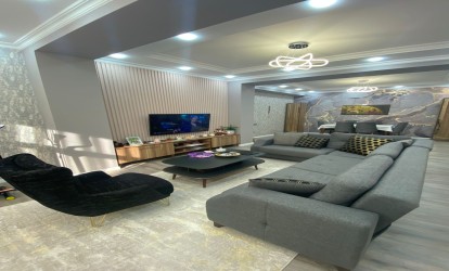 Satılır — 3 otaqlı  yeni tikili  130 m²   Azərbaycan Bakı Həsən Əliyev kücəsi          (000453)