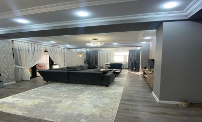 Satılır — 3 otaqlı  yeni tikili  130 m²   Azərbaycan Bakı Həsən Əliyev kücəsi          (000453)