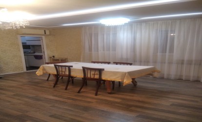 İcarəyə verilir — 2 otaqlı köhnə tikili 70 m²  Bakı Qara Qarayev pr,