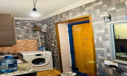 Satılır — 1 otaqlı köhnə tikili 30 m²  Bakı Qara Qarayev pr,