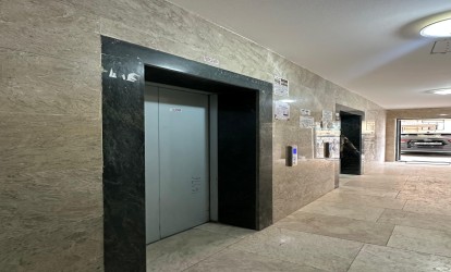 Satılır — 3 otaqlı  yeni tikili  140 m²  Bakı Təbriz kücəsi