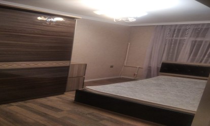 İcarəyə verilir — 2 otaqlı köhnə tikili 70 m²  Bakı Qara Qarayev pr,