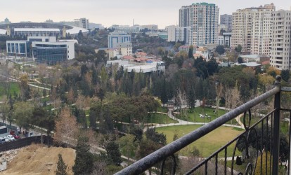 Satılır — 3 otaqlı  yeni tikili  90 m²  Bakı Təbriz kücəsi