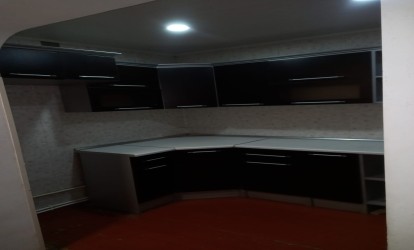 Satılır — 3 otaqlı köhnə tikili 90 m²  Bakı 8 Noyabr pr,