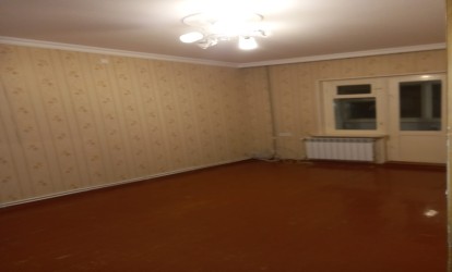 Satılır — 3 otaqlı köhnə tikili 90 m²  Bakı 8 Noyabr pr,