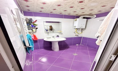 Satılır — 4 otaqlı köhnə tikili 80 m²  Bakı Həzi Aslanov metrosu