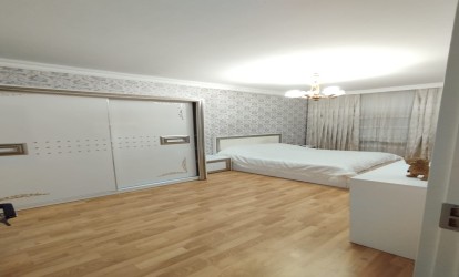 Satılır — 4 otaqlı köhnə tikili 80 m²  Bakı Həzi Aslanov metrosu