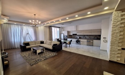 İcarəyə verilir — 3 otaqlı  yeni tikili  130 m²  Bakı Rəşid Behbudov