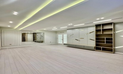 Satılır — 3 otaqlı  yeni tikili  130 m²  Bakı Azadlıq pr