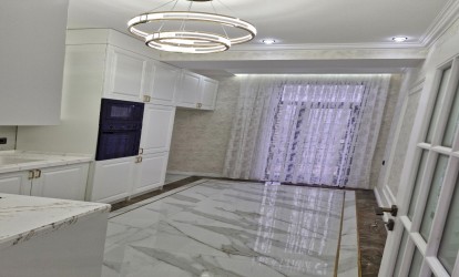 Satılır — 3 otaqlı  yeni tikili  115 m²  Bakı Təbriz kücəsi
