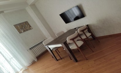 İcarəyə verilir — 2 otaqlı  yeni tikili  100 m²  Bakı Xəqani Rüstəmov