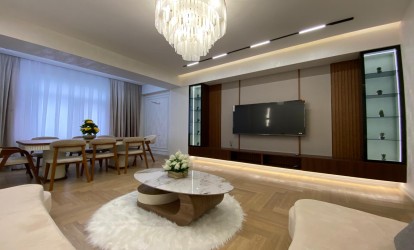 Satılır — 3 otaqlı  yeni tikili  140 m²  Bakı Sabit Rəhman kücəsi