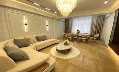 Satılır — 3 otaqlı  yeni tikili  140 m²  Bakı Sabit Rəhman kücəsi