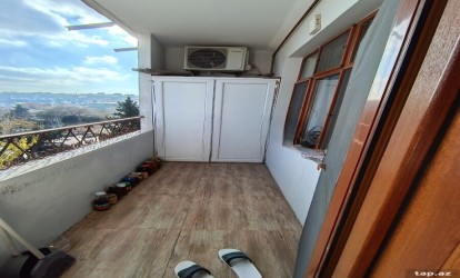 Satılır — 2 otaqlı köhnə tikili 60 m²  Bakı 1 Sahib Ibrahimxalilov, Bakı,