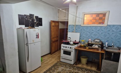 Satılır — 2 otaqlı köhnə tikili 50 m²  Bakı Xudu Memmedov küçesi