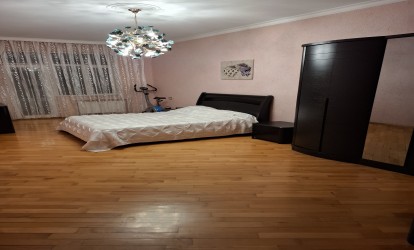 Satılır — 4 otaqlı  yeni tikili  172 m²  Bakı Həzi Aslanov metrosu