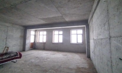 Satılır — 4 otaqlı  yeni tikili  214 m²  Bakı Koala park