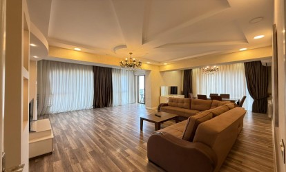 Satılır — 4 otaqlı  yeni tikili  180 m²  Bakı Afiyəddin Cəlilov