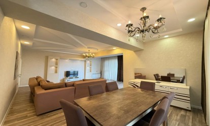 Satılır — 4 otaqlı  yeni tikili  180 m²  Bakı Afiyəddin Cəlilov