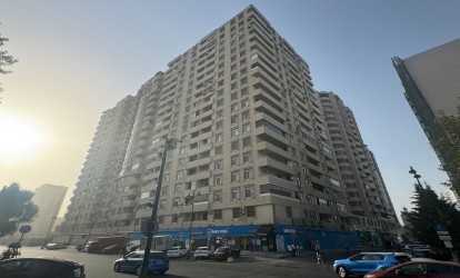 Satılır — 4 otaqlı  yeni tikili  191 m²  Bakı Həsən Salmani