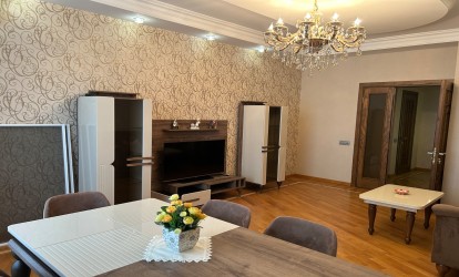 Satılır — 3 otaqlı  yeni tikili  145 m²  Bakı Feyzullah Qasımzadə kücəsi