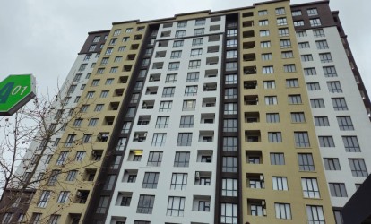 Satılır — 2 otaqlı  yeni tikili  75 m²  Bakı Babək pr