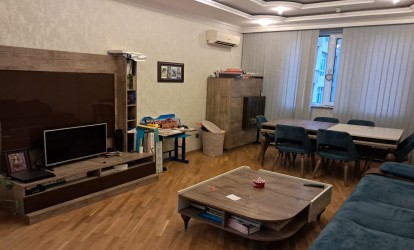 Satılır — 2 otaqlı  yeni tikili  78 m²  Bakı Azər Əliyev kücəsi