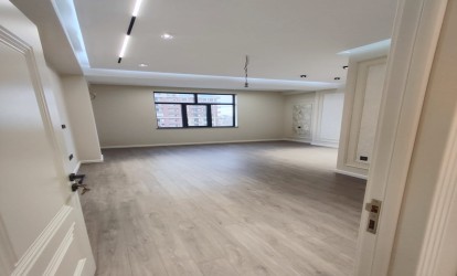 Satılır — 3 otaqlı  yeni tikili  104 m²  Bakı Sabit Rəhman kücəsi