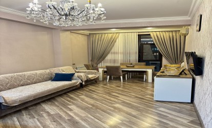 Satılır — 3 otaqlı  yeni tikili  80 m²  Bakı Qarabağ kücəsi