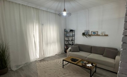 Satılır — 2 otaqlı  yeni tikili  45 m²  Bakı Təbriz kücəsi