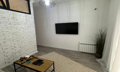 Satılır — 2 otaqlı  yeni tikili  45 m²  Bakı Təbriz kücəsi
