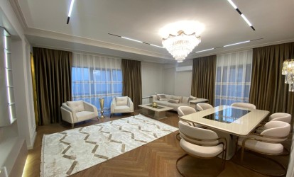 Satılır — 3 otaqlı  yeni tikili  128 m²  Bakı Nəcəfqulu Rəfiyev k.