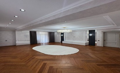 Satılır — 3 otaqlı  yeni tikili  138 m²  Bakı Azadlıq pr