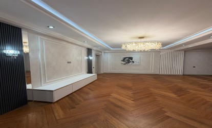 Satılır — 3 otaqlı  yeni tikili  138 m²  Bakı Azadlıq pr