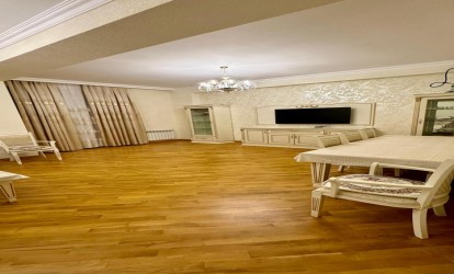 İcarəyə verilir — 3 otaqlı  yeni tikili  134 m²  Bakı Mərkəzi Bulvar küçəsi ev 7